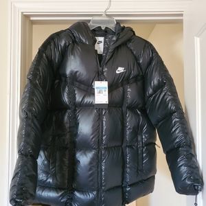 NWT NIKE SPORTSWEAR THERMA- FIT